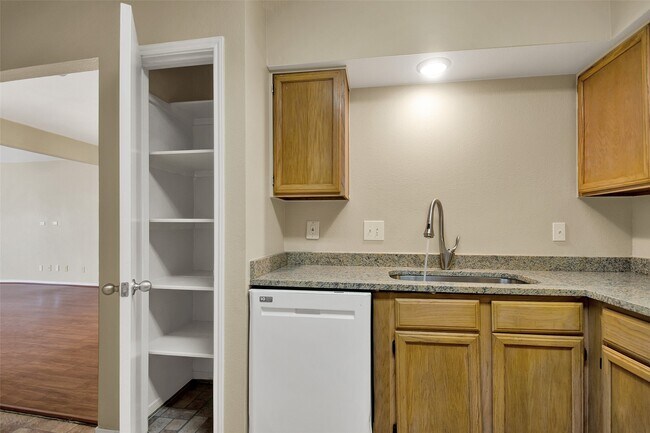 Building Photo - 2203 Place Rebecca Ln