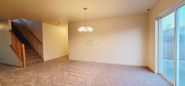 Building Photo - Absolutely Beautiful Two-story House in Si...