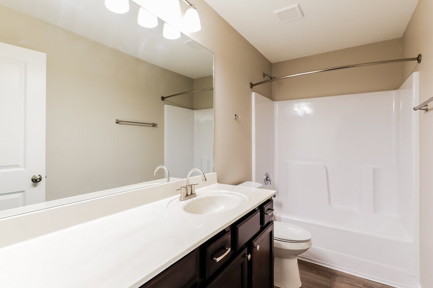 Building Photo - 422 Renown Ct