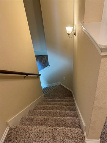 Building Photo - 1206 Rainer Dr