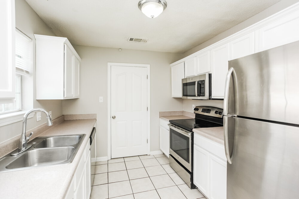 Building Photo - 4471 Bishop Hills Dr