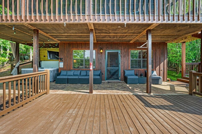 Building Photo - 150 Arrow Way