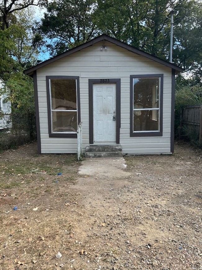 Primary Photo - Updated 1 Bedroom 1 Bath Home for Lease in...