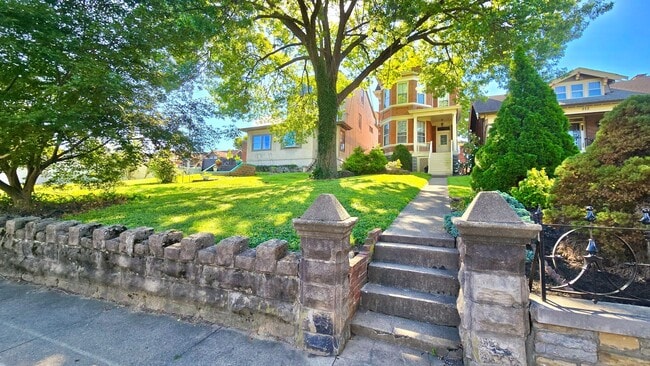 Building Photo - 214 Fairfield Ave