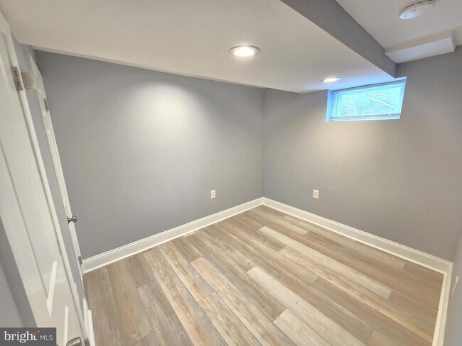 Building Photo - 3736 Elmley Ave