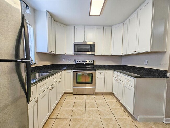 Building Photo - 1917 Casco St