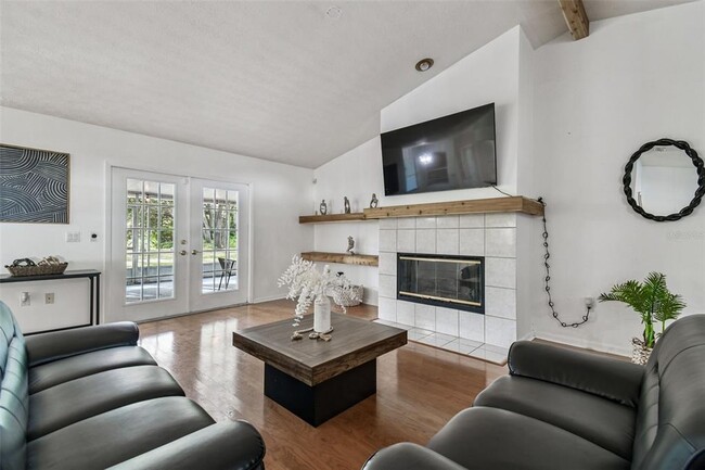Building Photo - 15410 Manning Dr