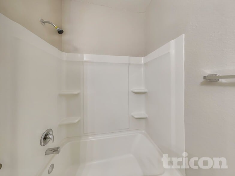 Building Photo - 6357 Hibiscus