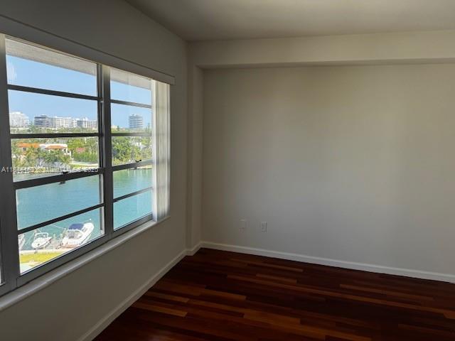 Building Photo - 9100 W Bay Harbor Dr