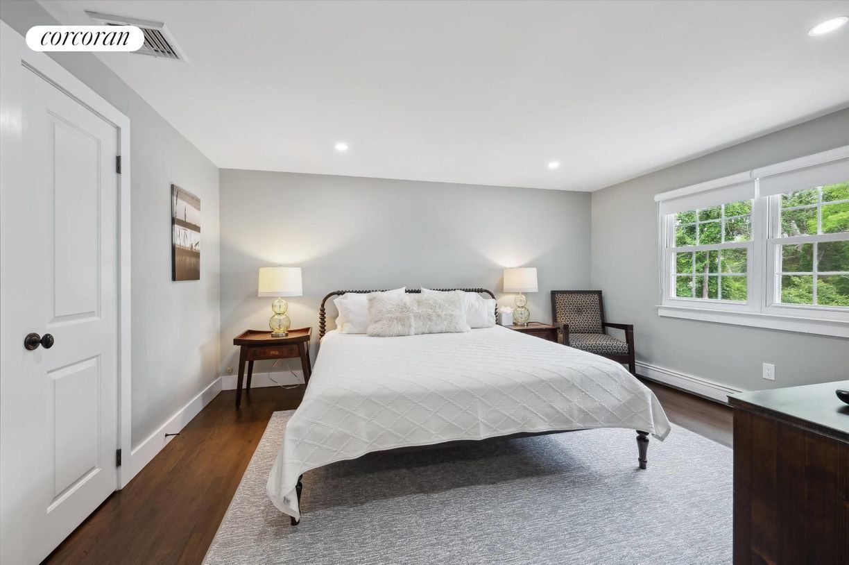 Building Photo - 28 Dover Ave