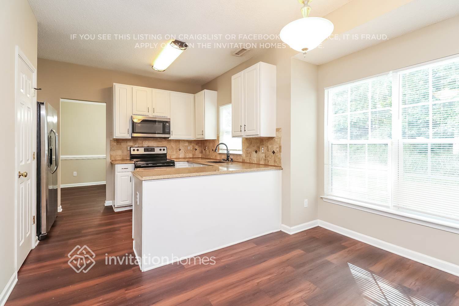 Building Photo - 9809 Dauphine Dr