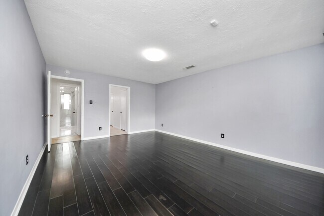 Building Photo - 3410 Crow Valley Dr