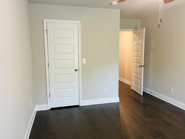 Building Photo - ***MOVE IN SPECIAL - $500 OFF 1ST MONTHS RENT WITH A MOVE IN DATE ON OR BEFORE 6/12.*** Wow! 4 be...