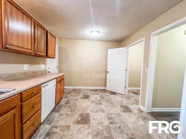 Building Photo - 206 Lindbeth Dr