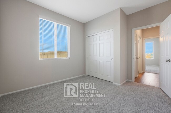 Building Photo - 17945 W Sand Hls Dr