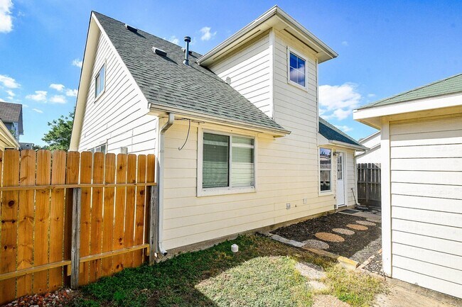 Building Photo - 6233 Lone Prairie Way