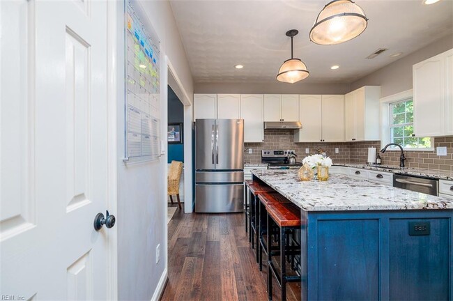 Building Photo - 1500 Ashburn Ct
