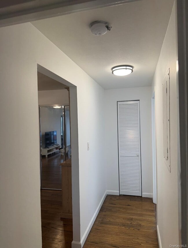 Building Photo - 235 W Park Ave