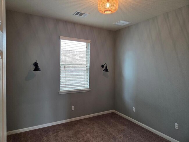 Building Photo - 2832 Coral Valley Dr