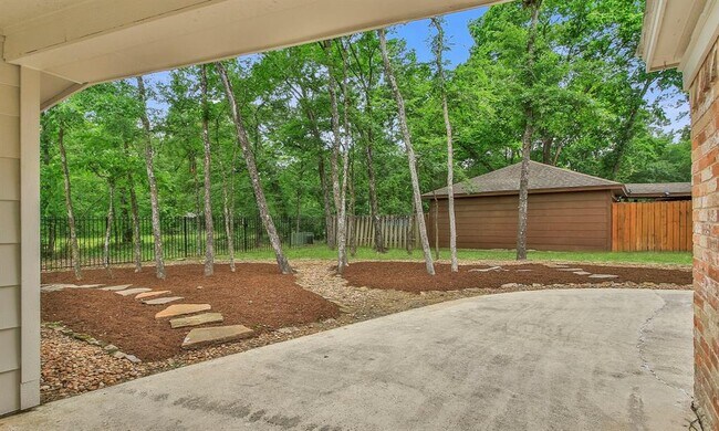 Building Photo - 77 Crystal Lake Ln