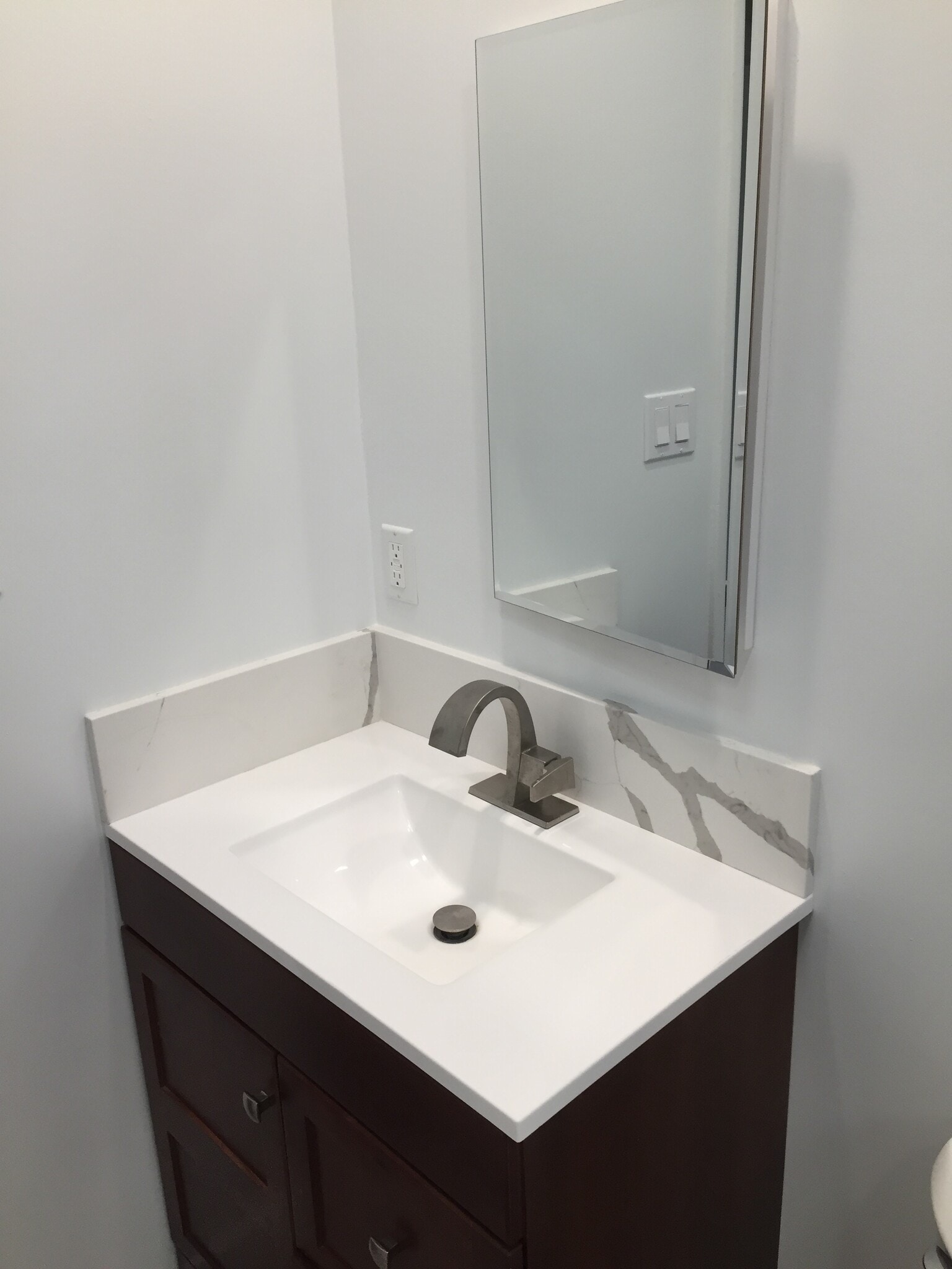 Building Photo - 954 S Barrington Ave