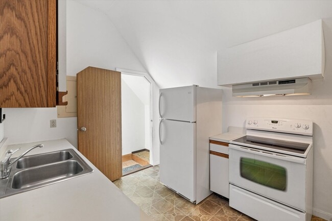 Building Photo - 113 Warren St