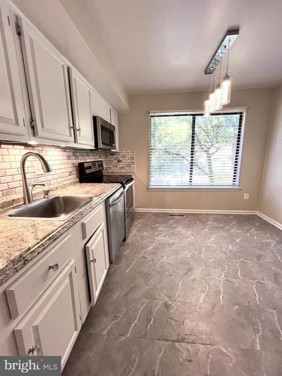Building Photo - 10704 Muirfield Dr