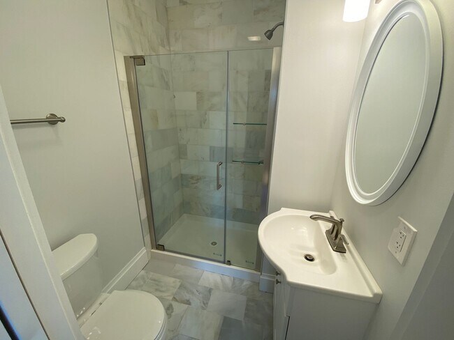 Building Photo - Hunter Ave 1197-1199 GW2