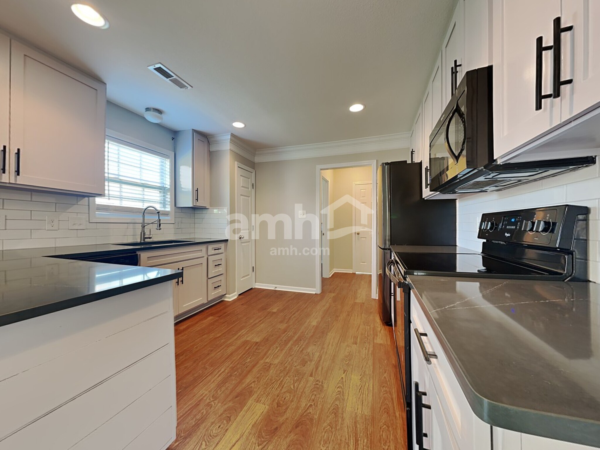 Building Photo - 8124 Cambridge Reserve Dr