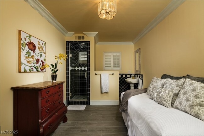 Building Photo - 8801 Palm Greens Ct