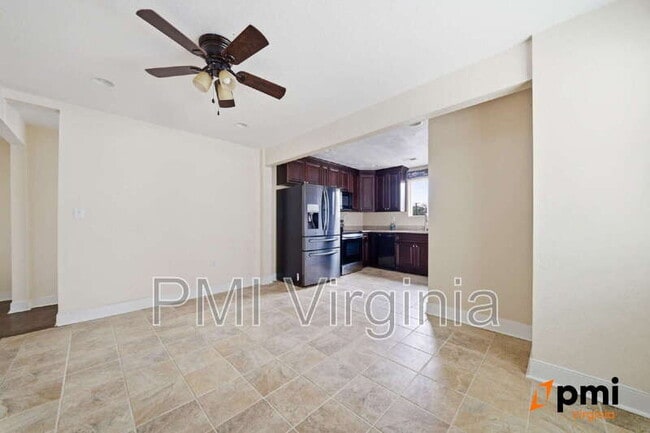 Building Photo - 324 W 36th St