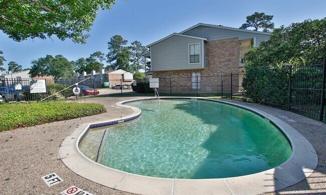 Building Photo - 17401 Red Oak Dr