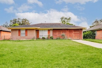 Building Photo - 230 Bizerte St