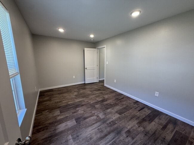 Building Photo - 211 Terrace Dr