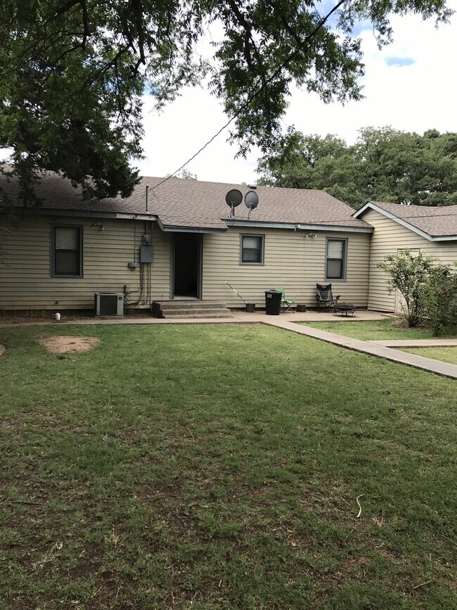 Building Photo - 3012 23rd St