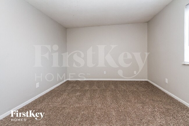 Building Photo - 104 Meadow Creek S Dr