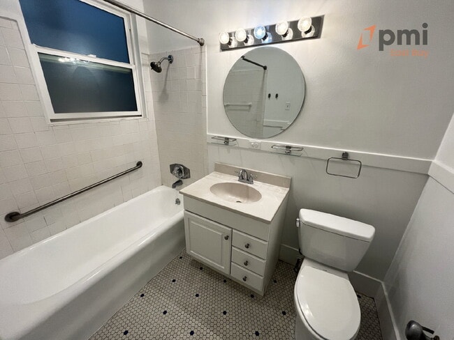 Building Photo - Charming 2br in Lower Pacific Heights - Bright & Full of Period Detail