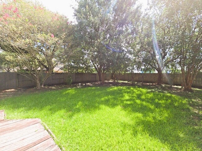 Building Photo - 2502 Fairwind Dr