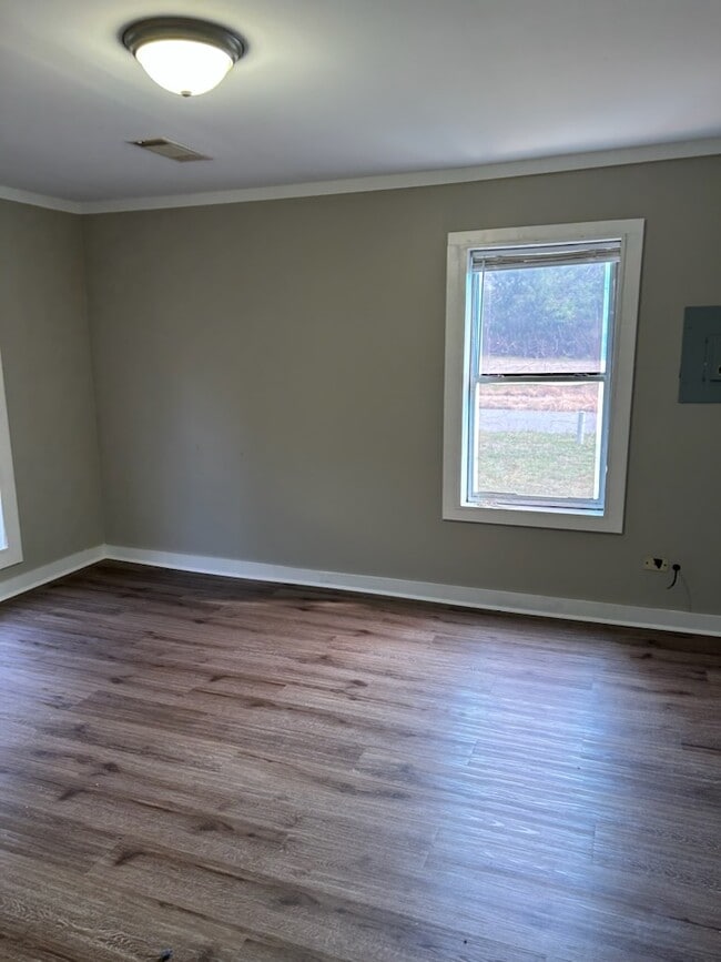 Building Photo - 501 W 47th St