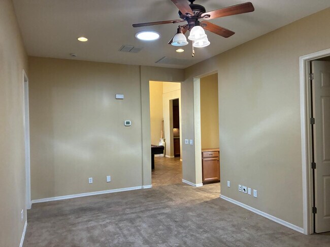 Building Photo - 20973 W Cora Vista