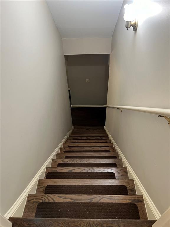 Building Photo - 2476 Sewell Mill Rd