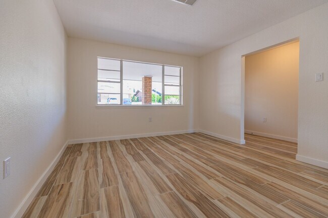 Building Photo - 601 Sunnyside Ave
