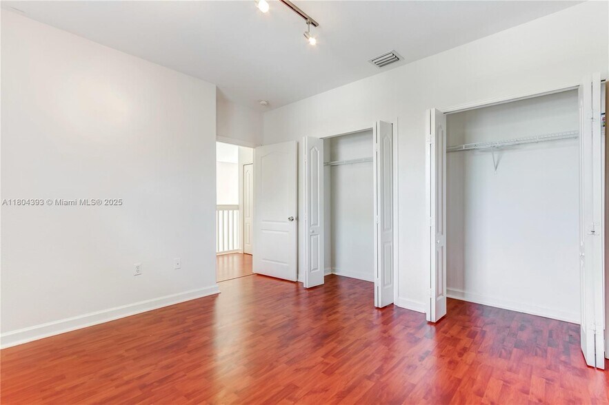 Building Photo - 5549 NW 113th Ct