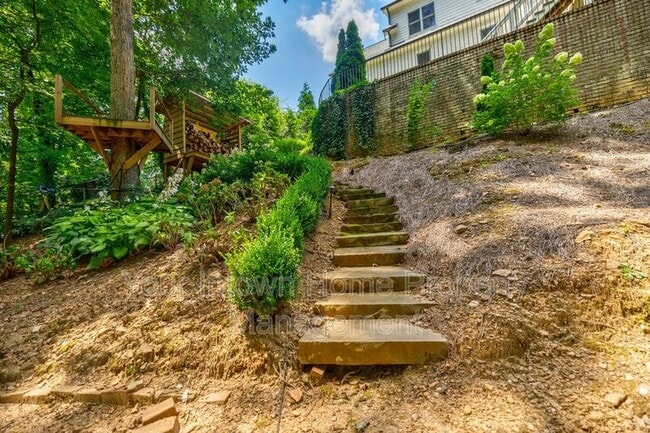 Building Photo - 6321 Hunting Creek Rd NE