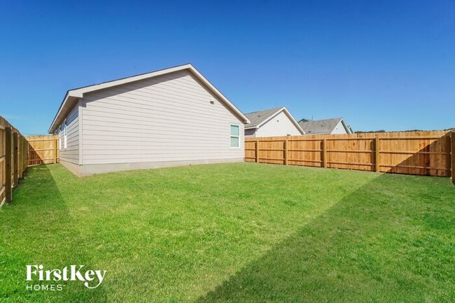 Building Photo - 9806 Littleton Grist