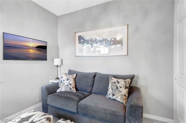 Building Photo - 10908 Clarendon St