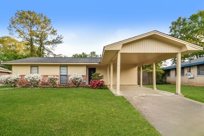 Primary Photo - 665 Burlington Dr