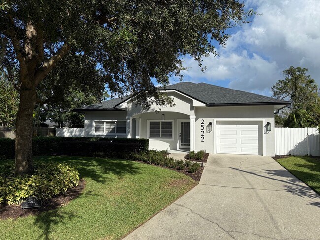 Primary Photo - 2522 Chantilly Ave