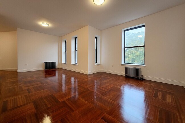 Building Photo - 611 W 137th St