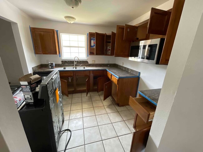 Building Photo - 607 Howard Ave